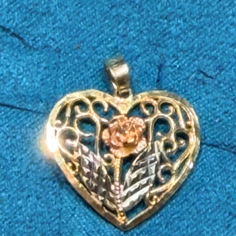 10k Yellow Gold , white gold Heart Rose Pendant - Picture 3 of 6